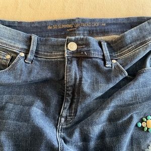 Chico’s the so slimming girlfriend crop denim with fun decorations size 0.5.